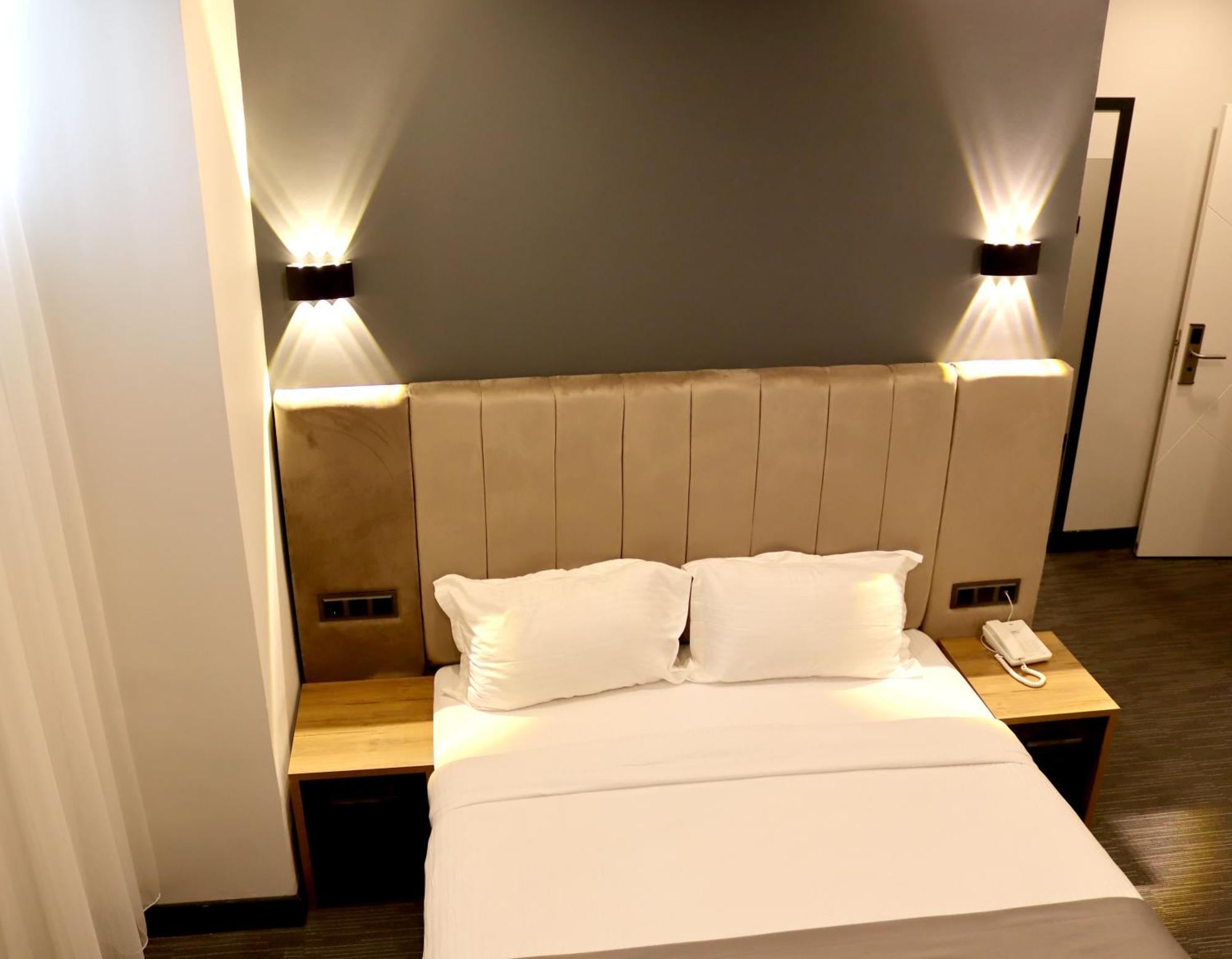 Home Plus Hotel Istanbul Exterior photo